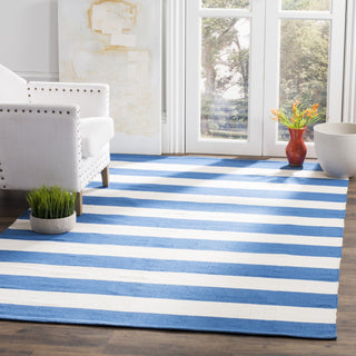 Safavieh Montauk MTK712 Blue/Ivory Area Rug Room Scene