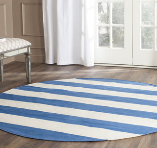 Safavieh Montauk MTK712 Blue/Ivory Area Rug Room Scene