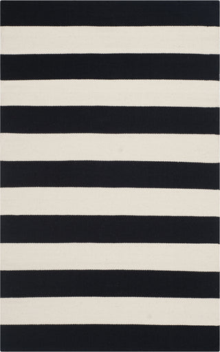 Safavieh Montauk MTK712 Black/Ivory Area Rug main image