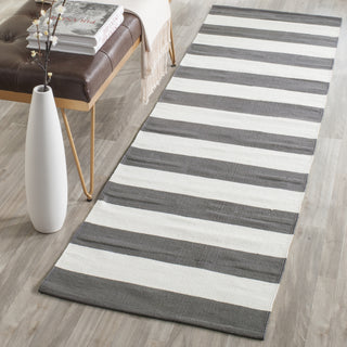 Safavieh Montauk MTK712 Grey/Ivory Area Rug Room Scene Feature