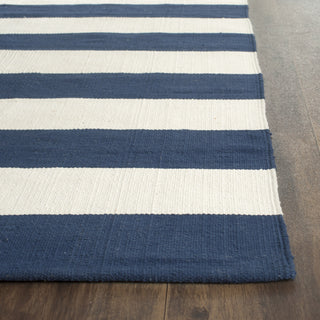 Safavieh Montauk MTK712 Navy/Ivory Area Rug Detail