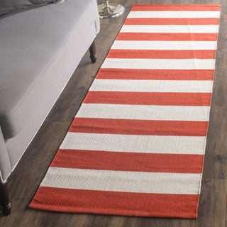 Safavieh Montauk MTK712 Rust/Ivory Area Rug Room Scene