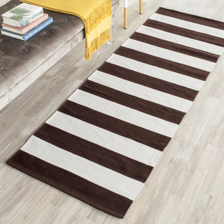 Safavieh Montauk MTK712 Chocolate/Ivory Area Rug Room Scene