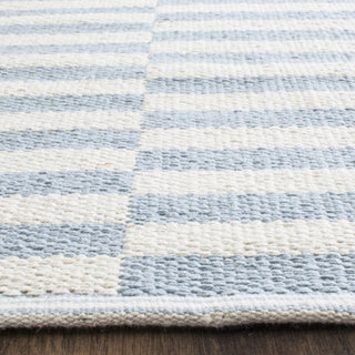 Safavieh Montauk MTK715 Ivory/Light Blue Area Rug Detail