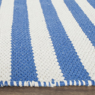 Safavieh Montauk MTK715 Ivory/Blue Area Rug Detail