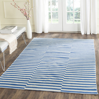 Safavieh Montauk MTK715 Ivory/Blue Area Rug Room Scene