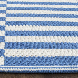 Safavieh Montauk MTK715 Ivory/Blue Area Rug Detail