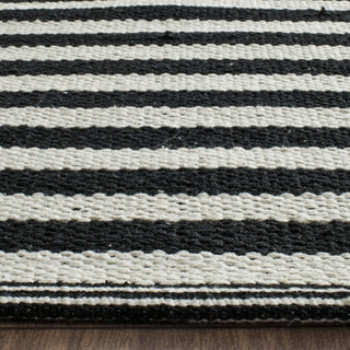 Safavieh Montauk MTK715 Ivory/Black Area Rug Detail