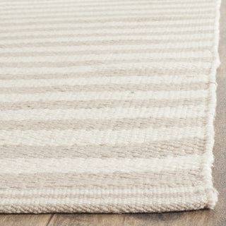 Safavieh Montauk MTK715 Ivory/Light Grey Area Rug Detail