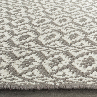 Safavieh Montauk MTK716 Ivory/Grey Area Rug Detail