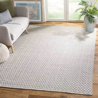 Safavieh Montauk MTK716 Ivory/Grey Area Rug Room Scene