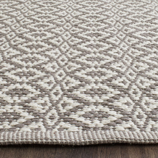 Safavieh Montauk MTK716 Ivory/Grey Area Rug Detail