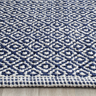 Safavieh Montauk MTK717 Ivory/Navy Area Rug Detail