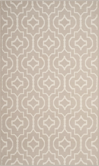 Safavieh Montauk MTK722 Grey/Ivory Area Rug 5' X 8'