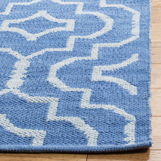 Safavieh Montauk MTK722 Blue/Ivory Area Rug Detail