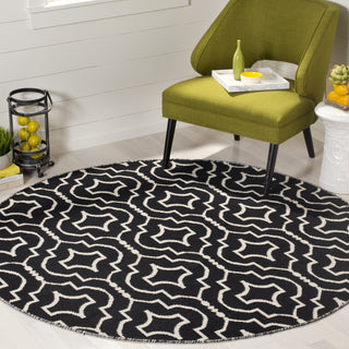 Safavieh Montauk MTK722 Black/Ivory Area Rug Room Scene