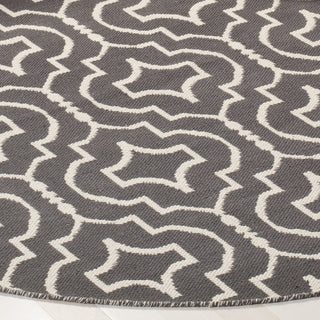 Safavieh Montauk MTK722 Dark Grey/Ivory Area Rug Detail