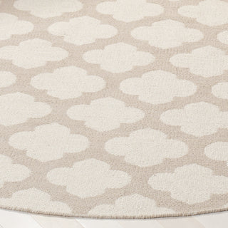 Safavieh Montauk MTK723 Grey/Ivory Area Rug Detail