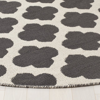 Safavieh Montauk MTK723 Dark Grey/Ivory Area Rug Detail