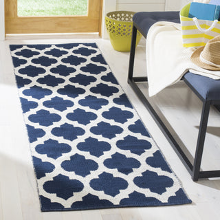 Safavieh Montauk MTK723 Navy/Ivory Area Rug Room Scene