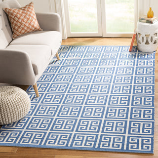 Safavieh Montauk MTK724 Blue/Ivory Area Rug Room Scene