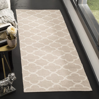 Safavieh Montauk MTK725 Grey/Ivory Area Rug Room Scene