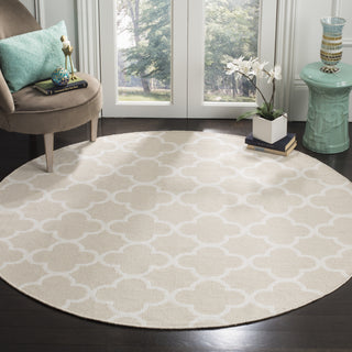 Safavieh Montauk MTK725 Beige/Ivory Area Rug Room Scene