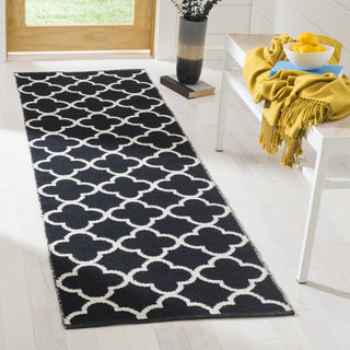 Safavieh Montauk MTK725 Black/Ivory Area Rug Room Scene