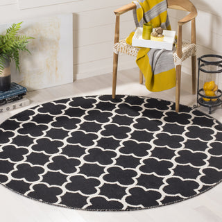 Safavieh Montauk MTK725 Black/Ivory Area Rug Room Scene