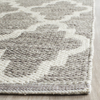 Safavieh Montauk MTK810 Grey/Ivory Area Rug Detail