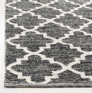 Safavieh Montauk MTK810 Black/Ivory Area Rug Detail