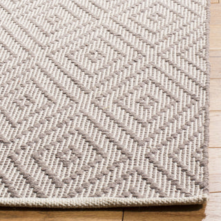 Safavieh Montauk MTK811 Grey/Ivory Area Rug Detail