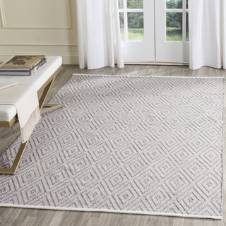 Safavieh Montauk MTK811 Grey/Ivory Area Rug Room Scene