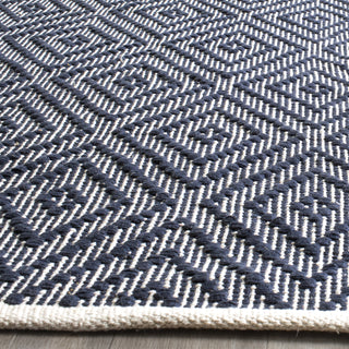 Safavieh Montauk MTK811 Navy/Ivory Area Rug Detail