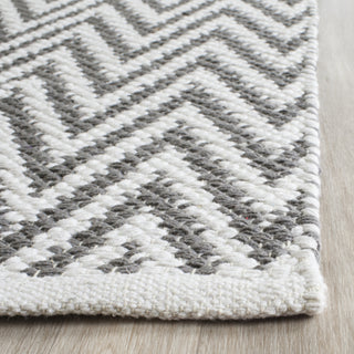 Safavieh Montauk MTK812 Grey/Ivory Area Rug Detail