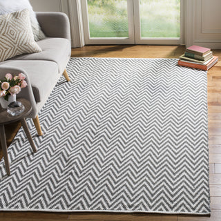 Safavieh Montauk MTK812 Grey/Ivory Area Rug Room Scene