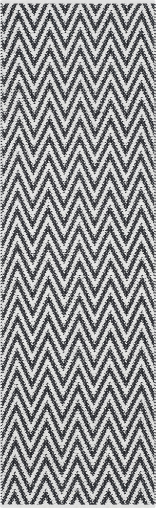 Safavieh Montauk MTK812 Black/Ivory Area Rug 2' 3'' X 7'