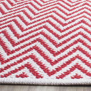 Safavieh Montauk MTK812 Red/Ivory Area Rug Detail