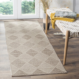 Safavieh Montauk MTK822 Grey Area Rug Room Scene