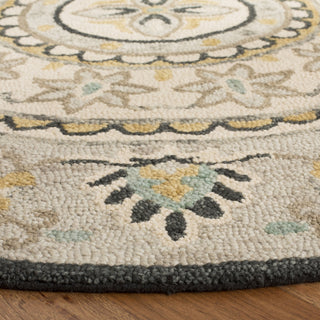 Safavieh Novelty 606 Ivory/Grey Area Rug Detail