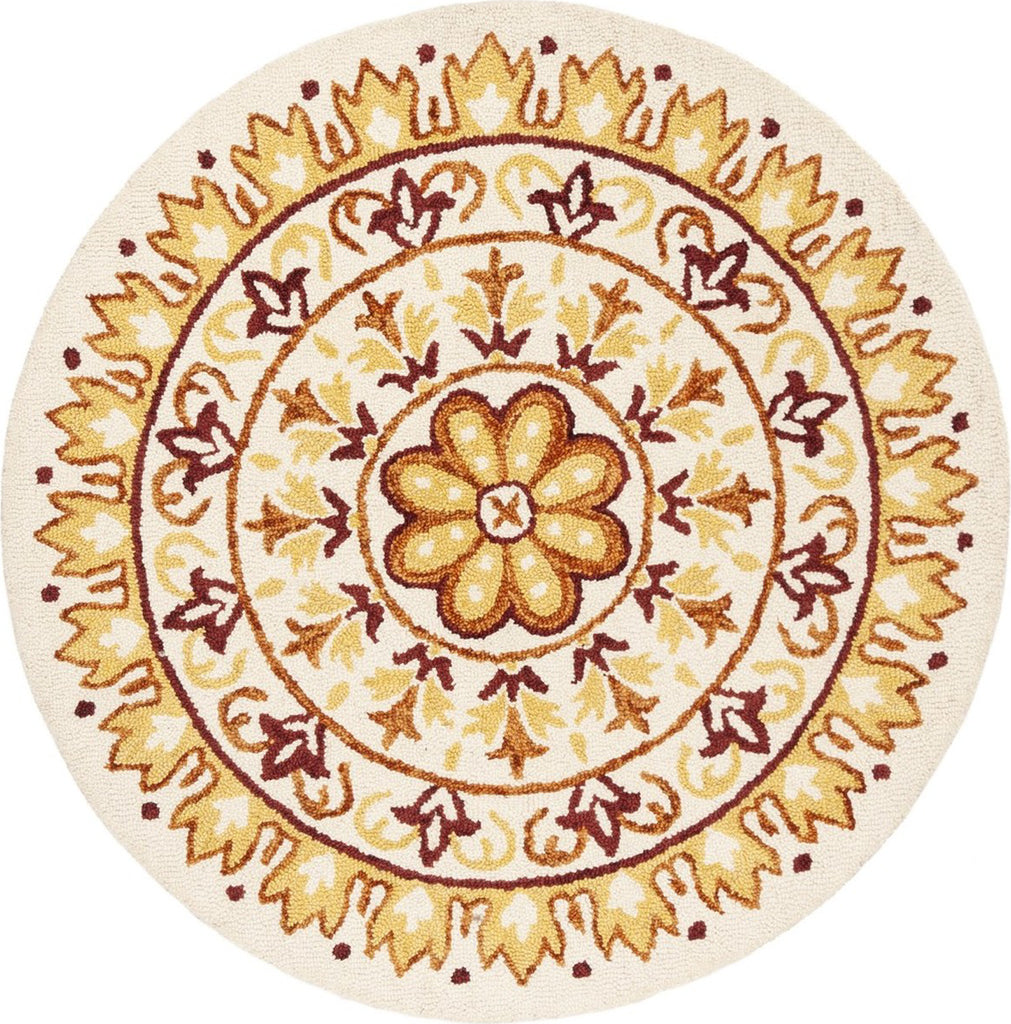 Safavieh Novelty 607 Ivory/Gold Area Rug main image