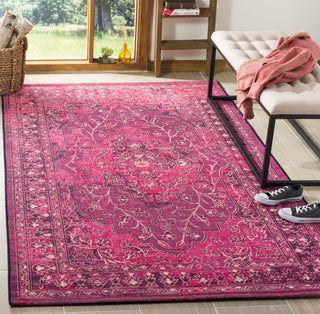 Safavieh Palazzo PAL128 Fuchsia/Black Area Rug  Feature