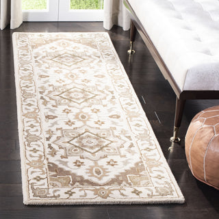 Safavieh Royalty 700 Beige/Sage Area Rug Room Scene