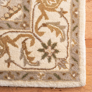 Safavieh Royalty 700 Beige/Sage Area Rug Detail