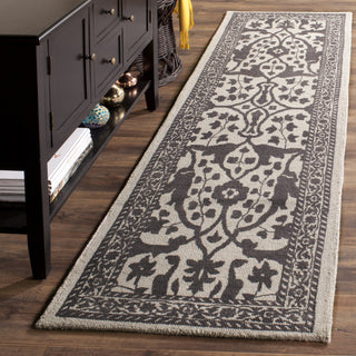 Safavieh Rvt-Restoration Vintage Restoration 102 Silver/Grey Area Rug Room Scene Feature