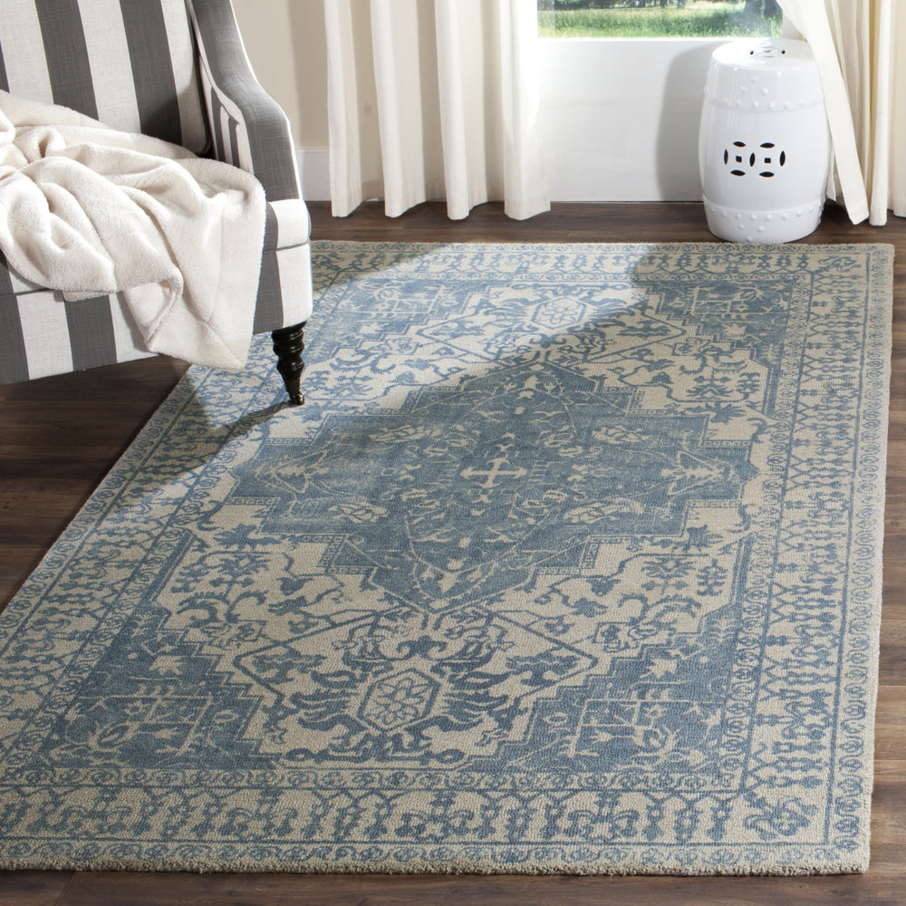Safavieh Rvt-Restoration Vintage Restoration 421 Ivory/Turquoise Area Rug Room Scene Feature