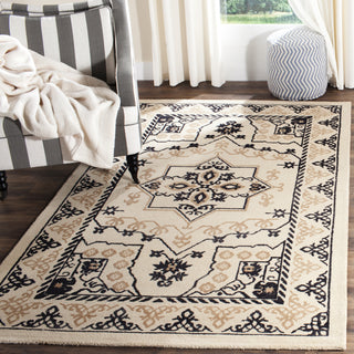 Safavieh Rvt-Restoration Vintage Restoration 424 Ivory/Charcoal Area Rug Room Scene Feature
