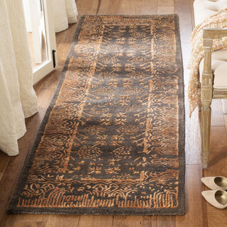 Safavieh Sapphire Light Brown/Rust Area Rug Room Scene