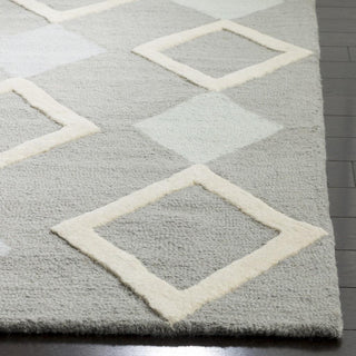 Safavieh Kids 902 Diamonds Grey/Multi Area Rug Detail