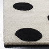 Safavieh Kids 904 Polka Dots Ivory/Black Area Rug Detail
